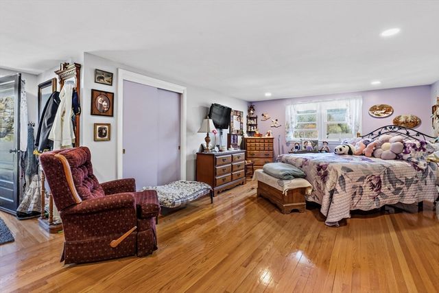 105 Plain Street, Easthampton, MA 01027
