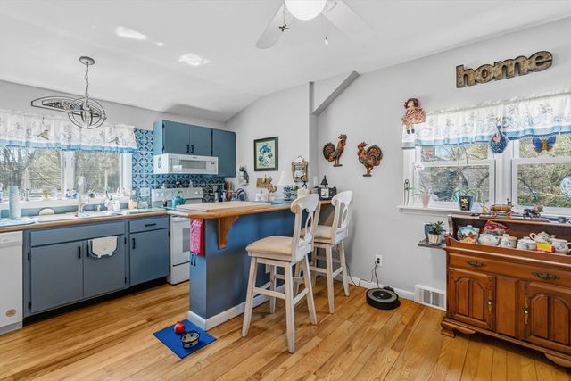 105 Plain Street, Easthampton, MA 01027