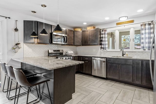 105 Plain Street, Easthampton, MA 01027