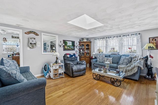 105 Plain Street, Easthampton, MA 01027
