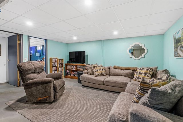 105 Plain Street, Easthampton, MA 01027