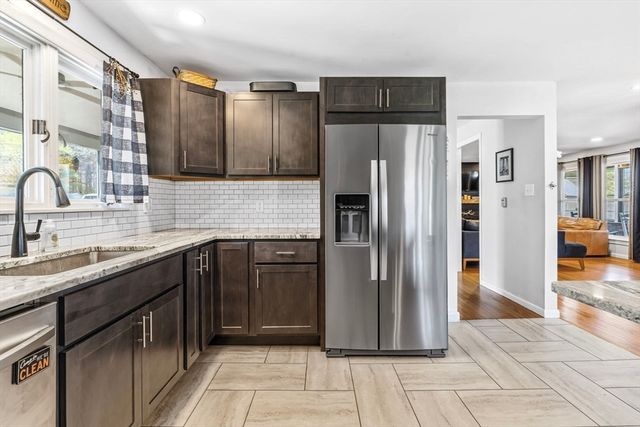 105 Plain Street, Easthampton, MA 01027