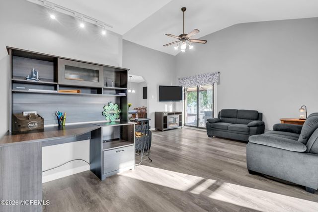 12 Raritan Avenue, Leonardo, NJ 07737