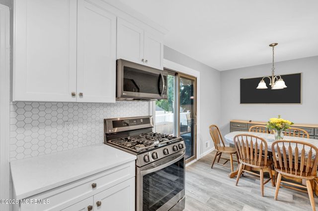 12 Raritan Avenue, Leonardo, NJ 07737