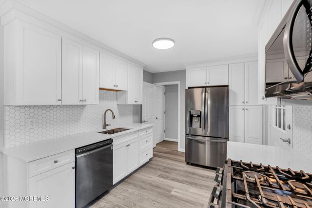 12 Raritan Avenue, Leonardo, NJ 07737