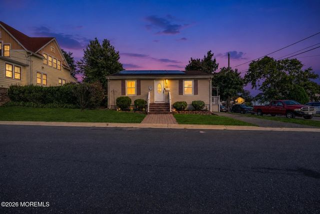 12 Raritan Avenue, Leonardo, NJ 07737