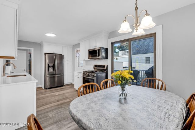12 Raritan Avenue, Leonardo, NJ 07737