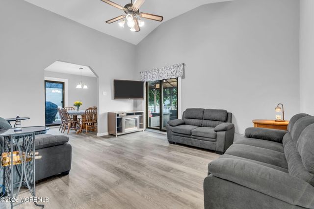 12 Raritan Avenue, Leonardo, NJ 07737
