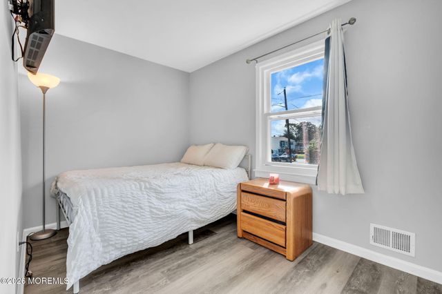 12 Raritan Avenue, Leonardo, NJ 07737