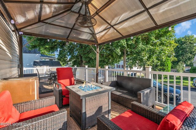 12 Raritan Avenue, Leonardo, NJ 07737