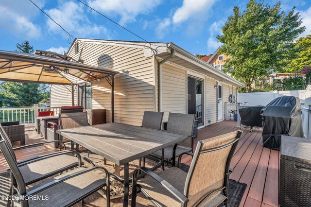 12 Raritan Avenue, Leonardo, NJ 07737