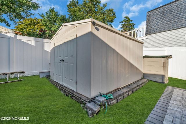 12 Raritan Avenue, Leonardo, NJ 07737
