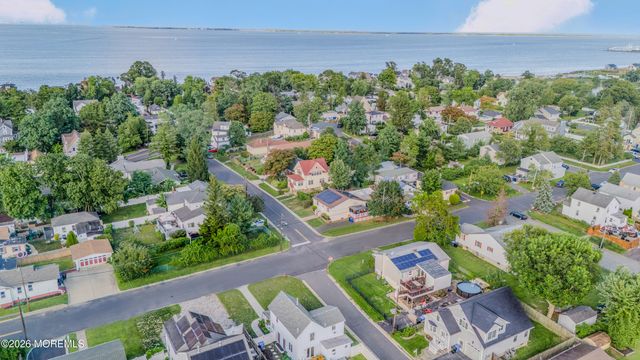 12 Raritan Avenue, Leonardo, NJ 07737