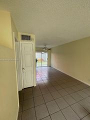 5305 NW 27th St 6C, Lauderhill, FL 33313