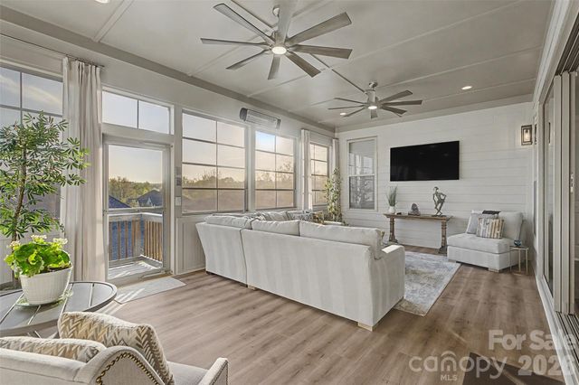 82212 Standing Oak Drive, Charlotte, NC 28278