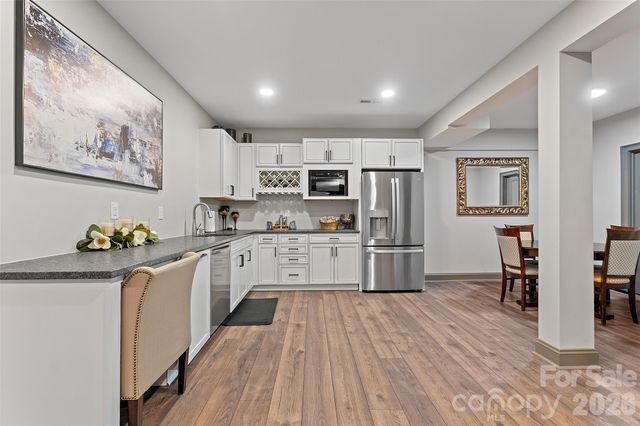 82212 Standing Oak Drive, Charlotte, NC 28278