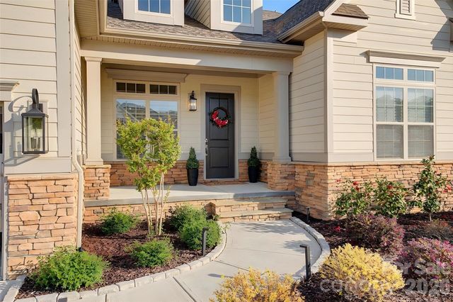 82212 Standing Oak Drive, Charlotte, NC 28278