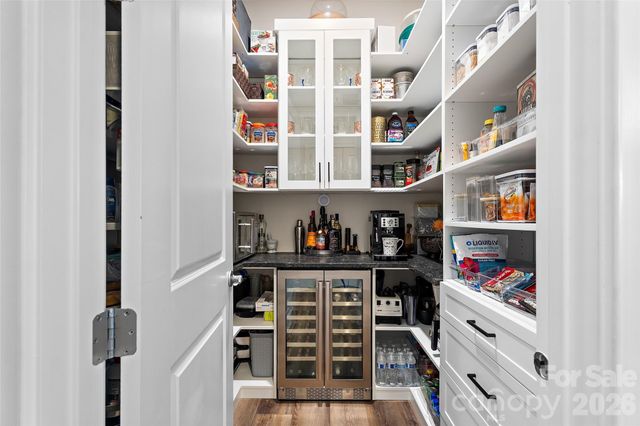 82212 Standing Oak Drive, Charlotte, NC 28278