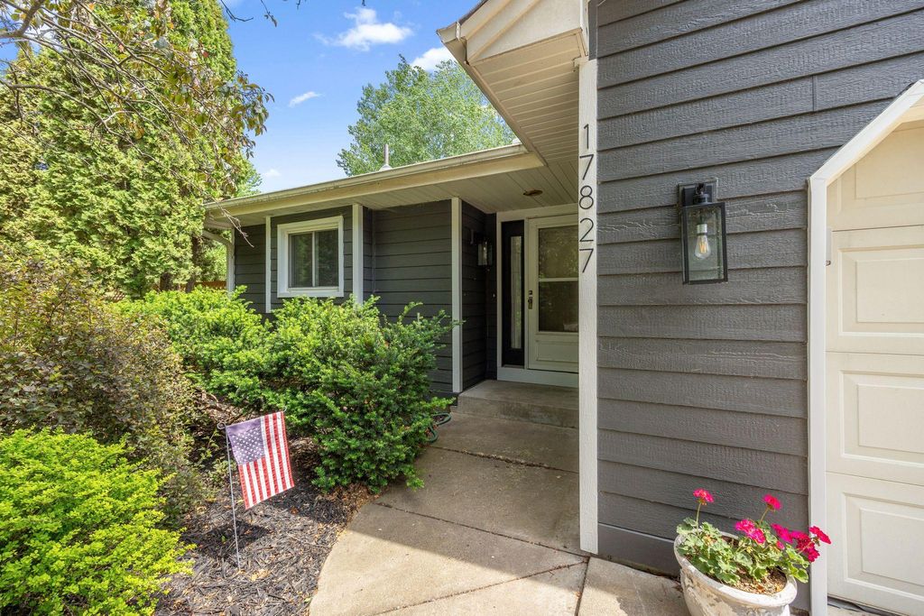 17827 Cleveland Street NW, Elk River, MN 55330