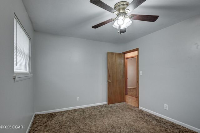 1604 S Washington Terrace, Webb City, MO 64870