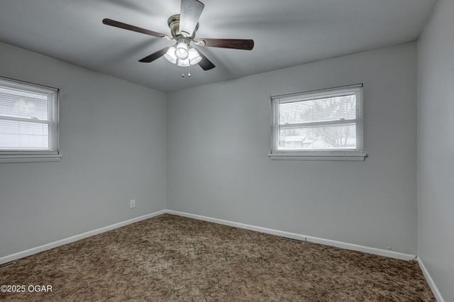 1604 S Washington Terrace, Webb City, MO 64870