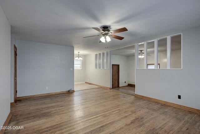 1604 S Washington Terrace, Webb City, MO 64870