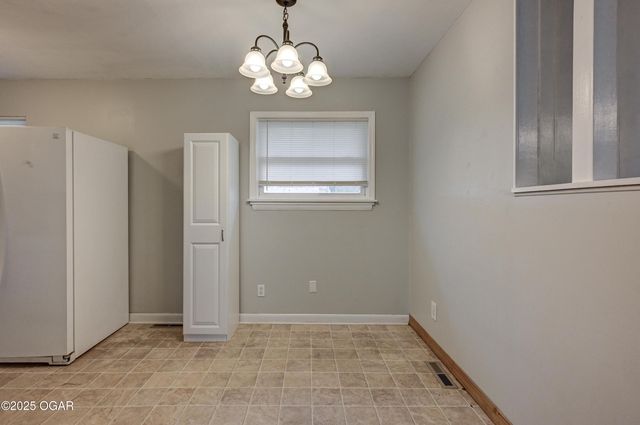 1604 S Washington Terrace, Webb City, MO 64870