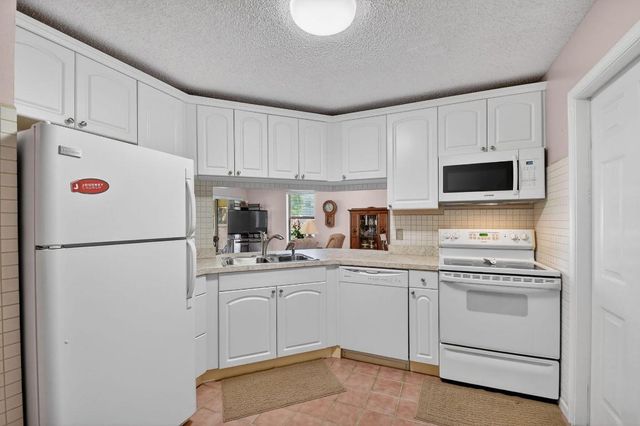 23 Via De Casas Sur 105, Boynton Beach, FL 33426