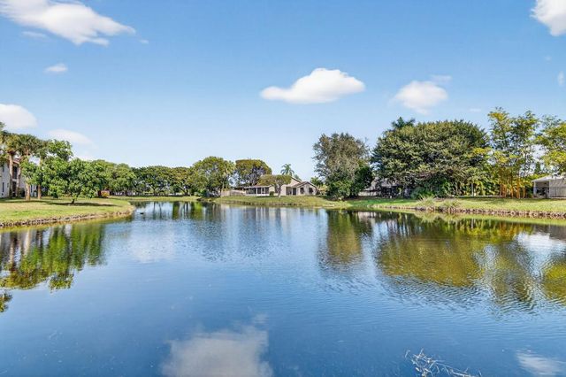 23 Via De Casas Sur 105, Boynton Beach, FL 33426