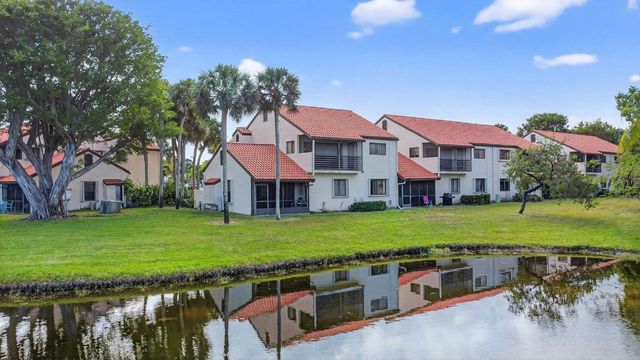 23 Via De Casas Sur 105, Boynton Beach, FL 33426