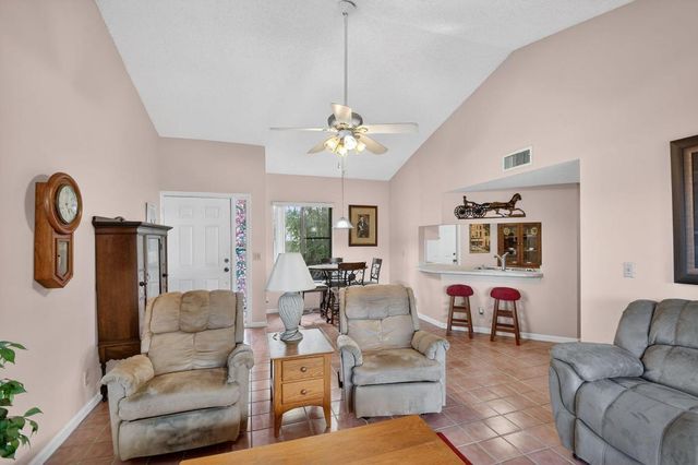 23 Via De Casas Sur 105, Boynton Beach, FL 33426