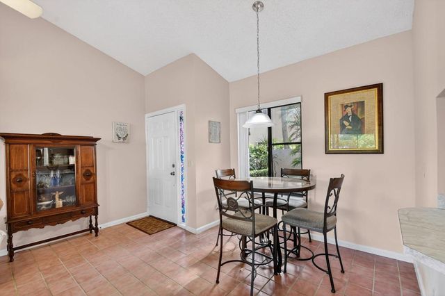 23 Via De Casas Sur 105, Boynton Beach, FL 33426