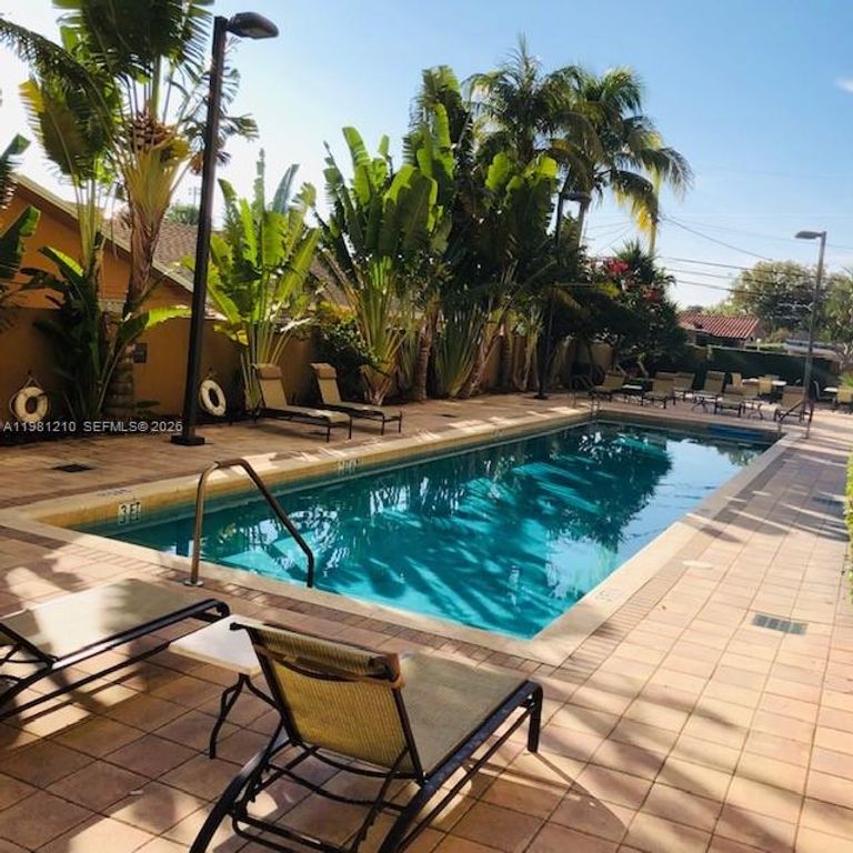 2665 SW 37th Ave 802, Miami, FL 33133