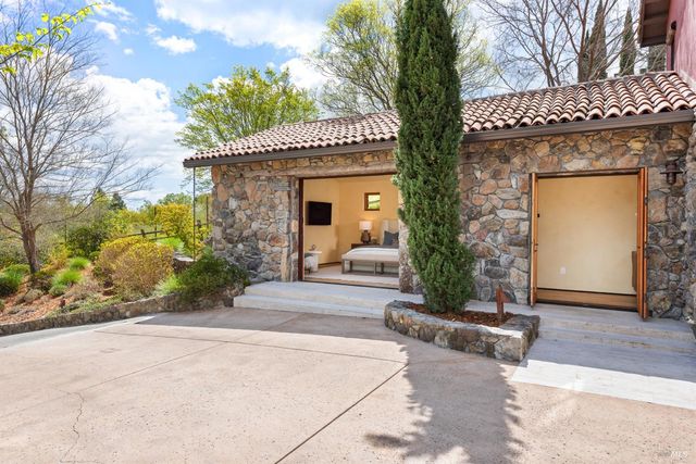 35 Forest Ln, Napa, CA 94558