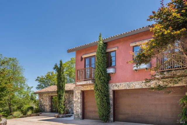 35 Forest Ln, Napa, CA 94558