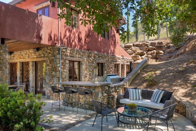 35 Forest Ln, Napa, CA 94558