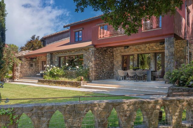 35 Forest Ln, Napa, CA 94558