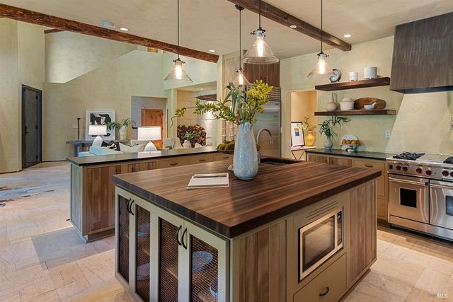 35 Forest Ln, Napa, CA 94558