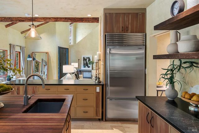 35 Forest Ln, Napa, CA 94558