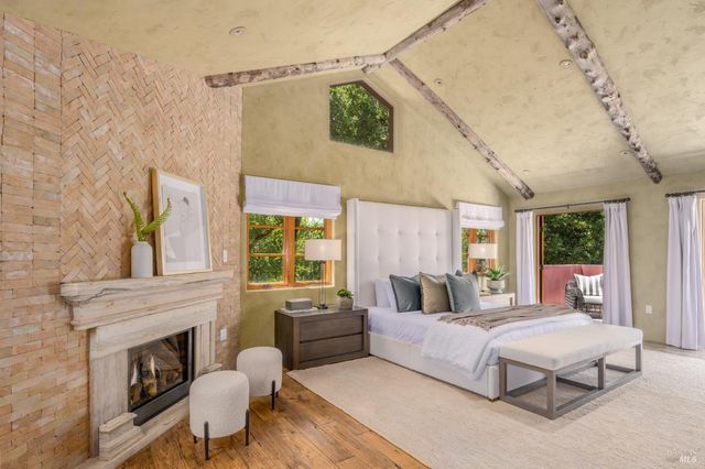 35 Forest Ln, Napa, CA 94558