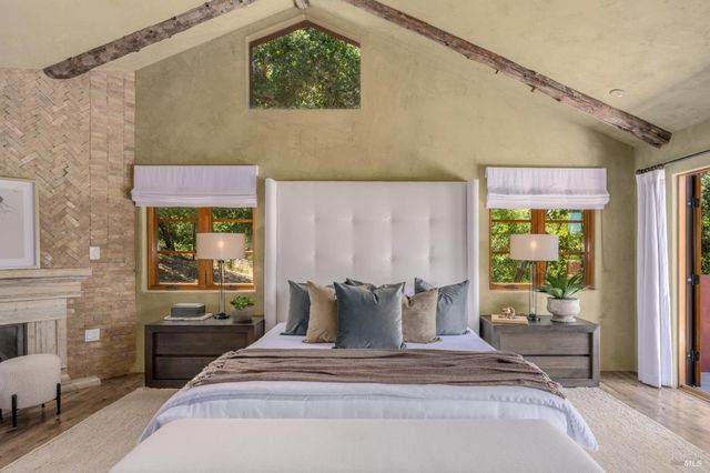 35 Forest Ln, Napa, CA 94558