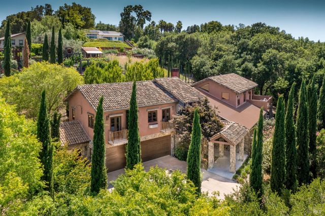 35 Forest Ln, Napa, CA 94558
