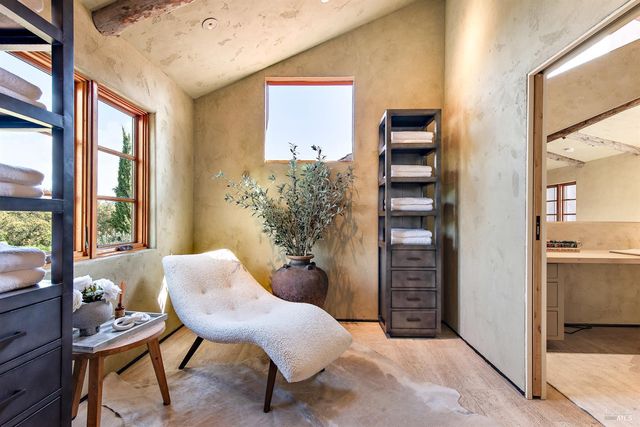 35 Forest Ln, Napa, CA 94558