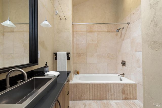 35 Forest Ln, Napa, CA 94558