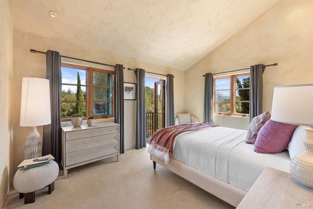 35 Forest Ln, Napa, CA 94558