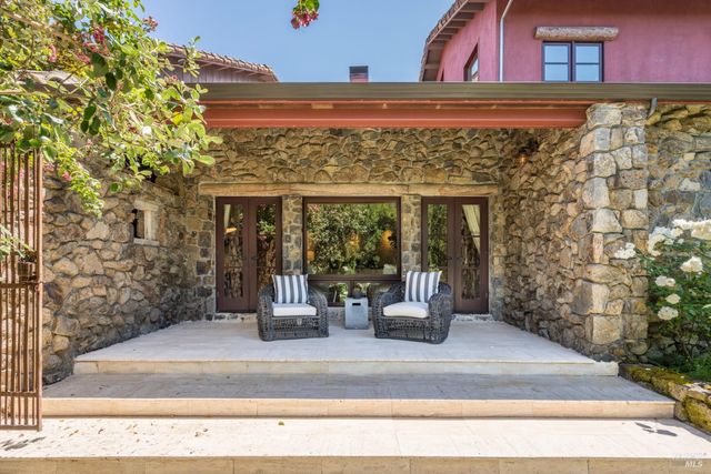 35 Forest Ln, Napa, CA 94558