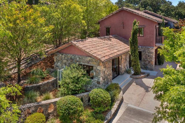 35 Forest Ln, Napa, CA 94558