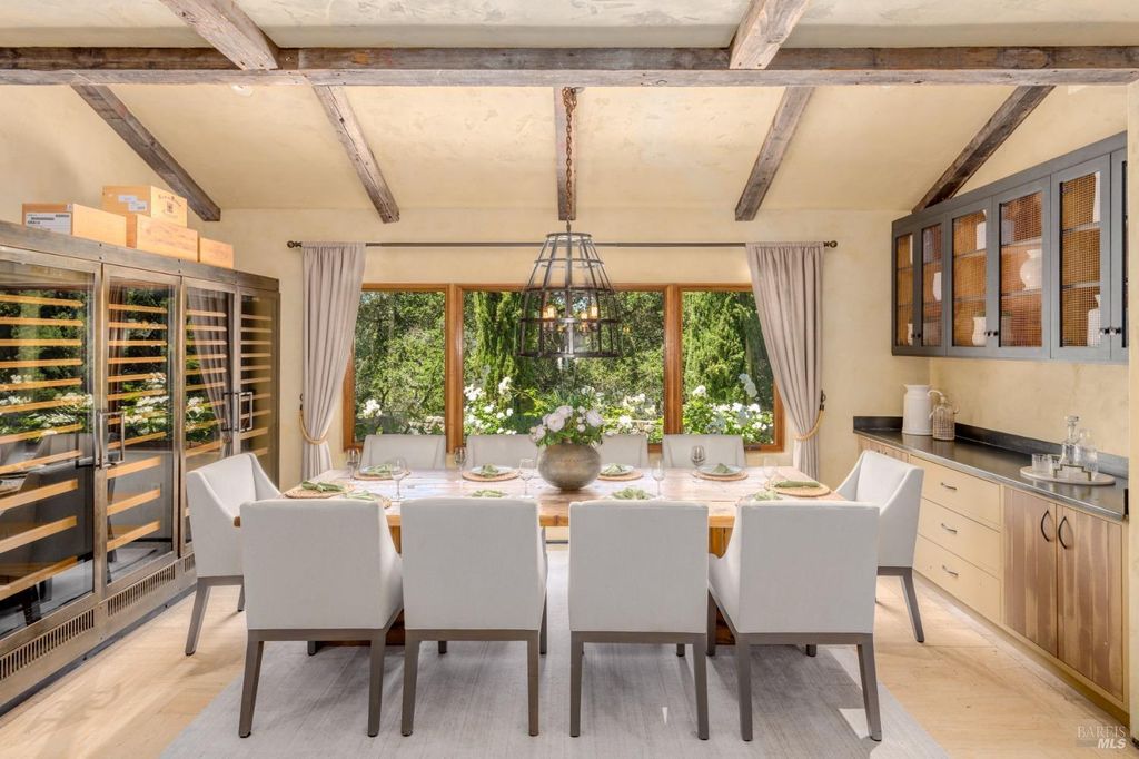 35 Forest Ln, Napa, CA 94558