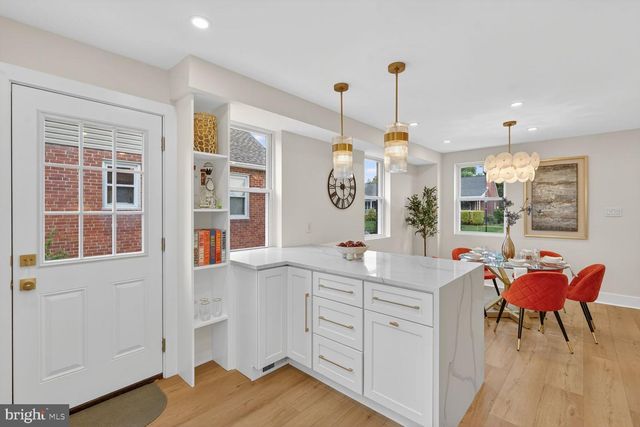 8214 LAUREL DR, Parkville, MD 21234