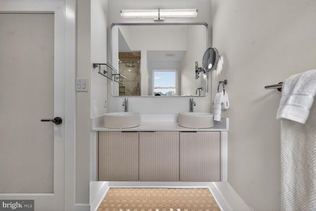 8214 LAUREL DR, Parkville, MD 21234